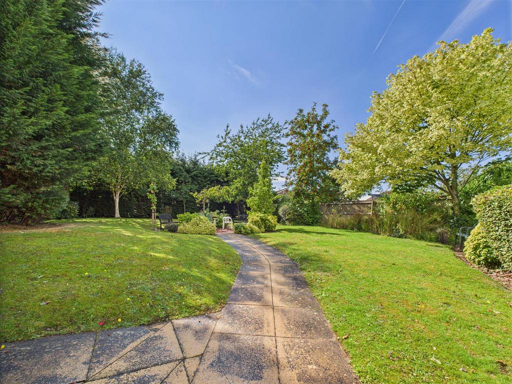 CAM05193 G0-PR0032-STILL002.jpg