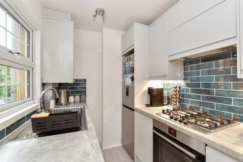 51 Kent Road, Halling, Rochester, ME2 1AR