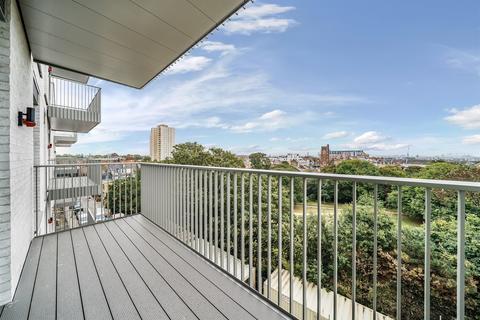 1 bedroom apartment to rent, 4 Woodlands Avenue, Acton W3