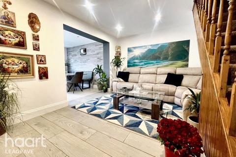 undefined, Oakwood Drive, Luton