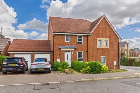 3 bedroom semi-detached house for sale, Woodwhite Way, Hemel Hempstead, HP2