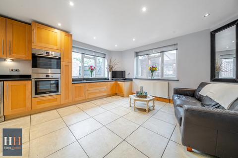 4 bedroom detached house for sale, Butts Meadow, Hook RG27