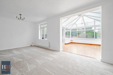 4 bedroom detached house for sale, Butts Meadow, Hook RG27