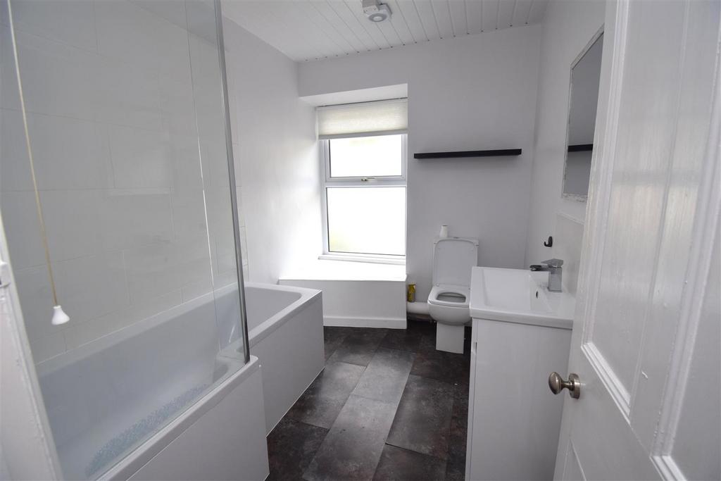 Bathroom.JPG