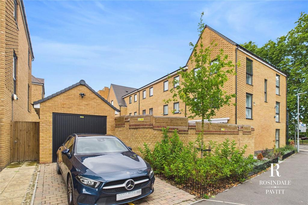 Detached Garage