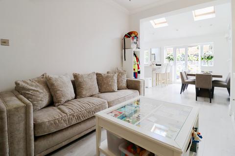3 bedroom semi-detached house for sale, Rowan Walk, Bromley