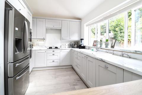 3 bedroom semi-detached house for sale, Rowan Walk, Bromley