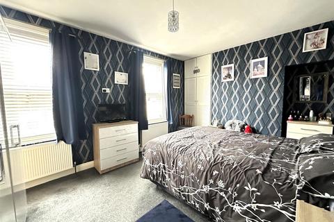 2 bedroom house for sale, Gordon Street, Scarborough, YO12