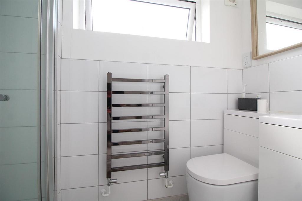 Ensuite .JPG