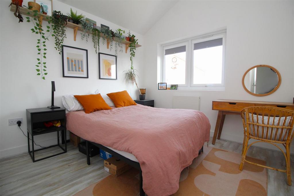 Bedroom 2 .JPG
