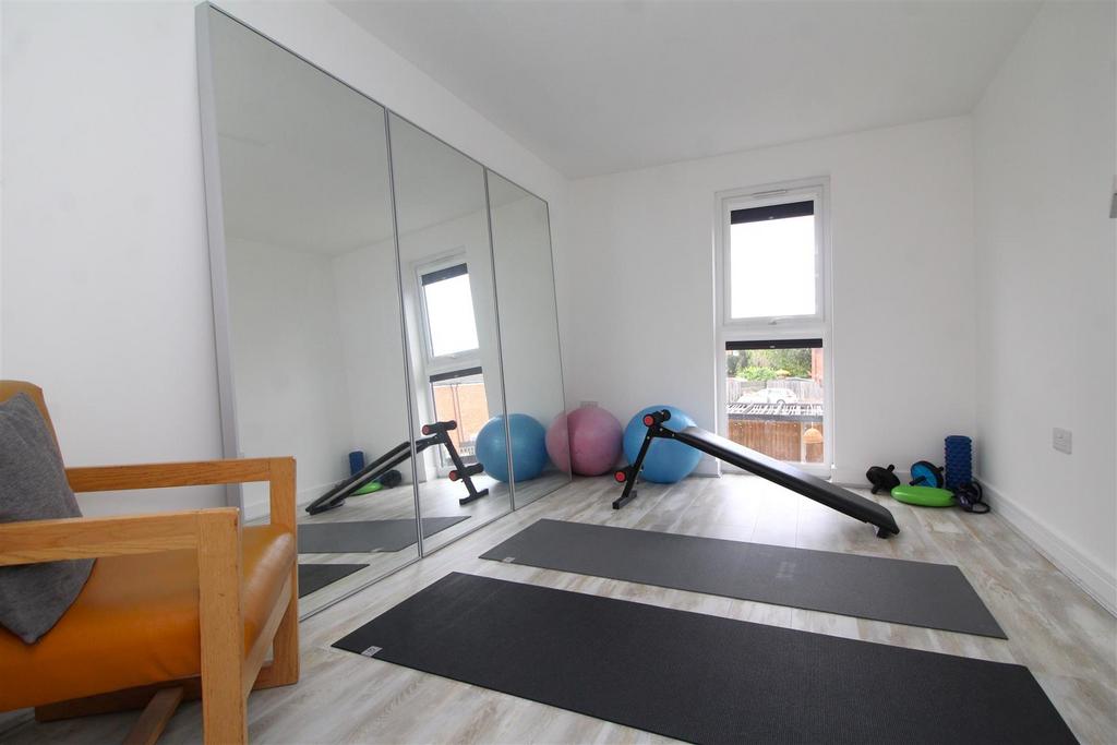 Bedroom 4 .JPG