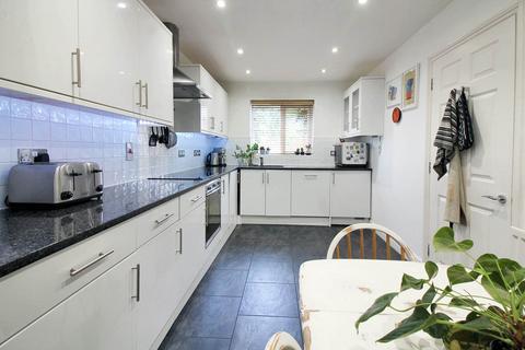 3 bedroom end of terrace house for sale, Turnpike End, Aylesbury