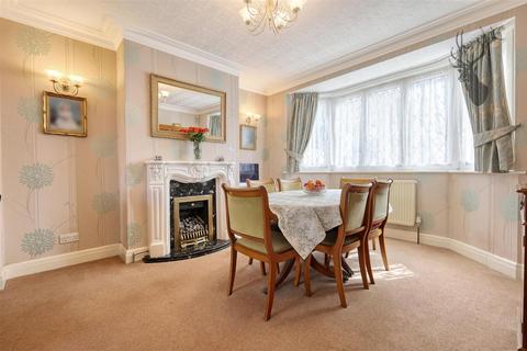 undefined, Heriot Avenue, Chingford E4