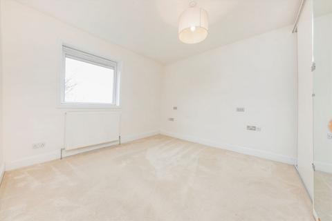 3 bedroom flat for sale, Huddleston Road, London N7