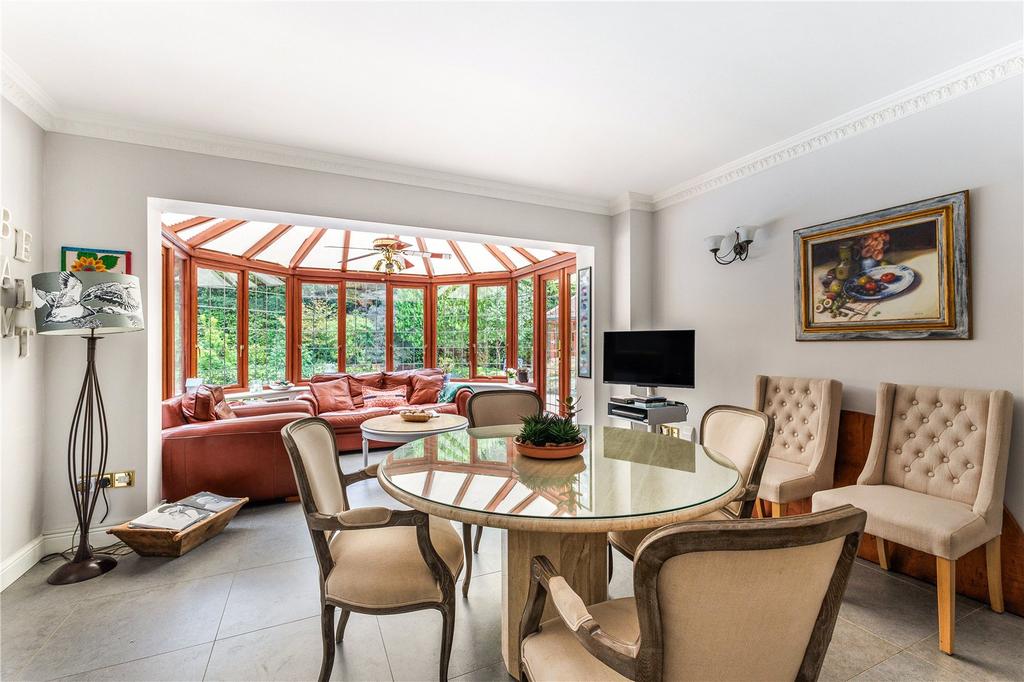 Dining/Family Room