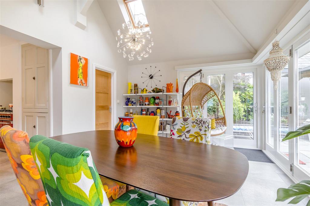 8657453-interior25.jpg