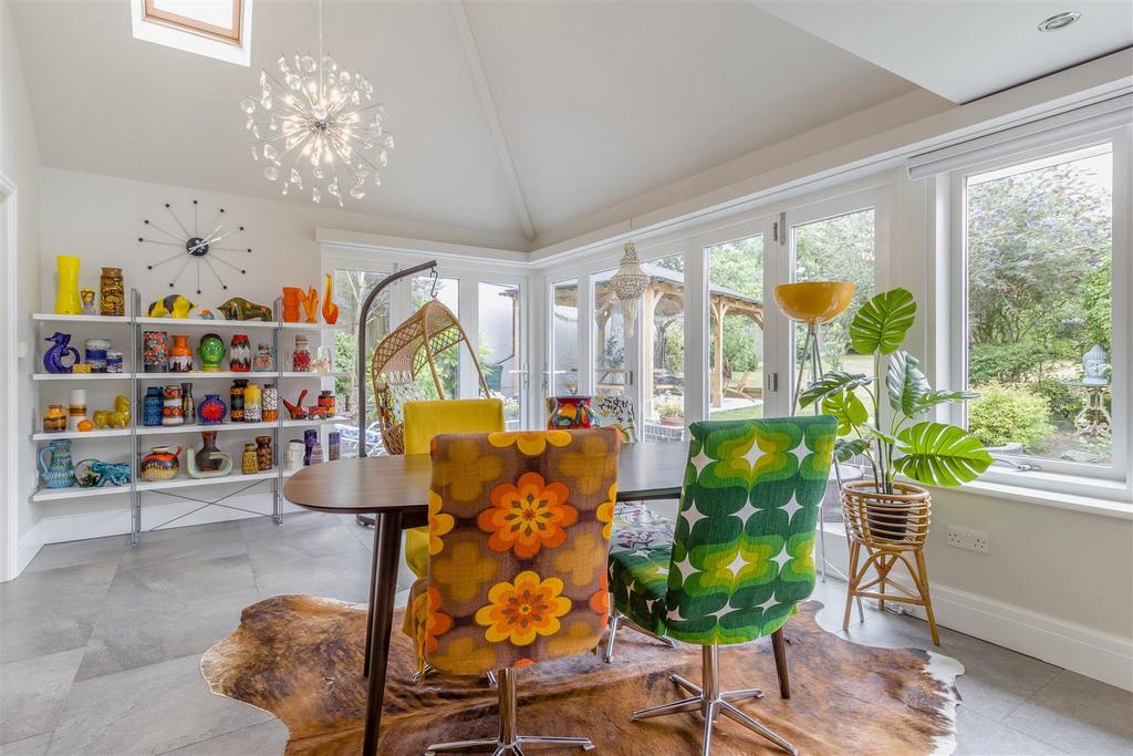 8657453-interior22.jpg