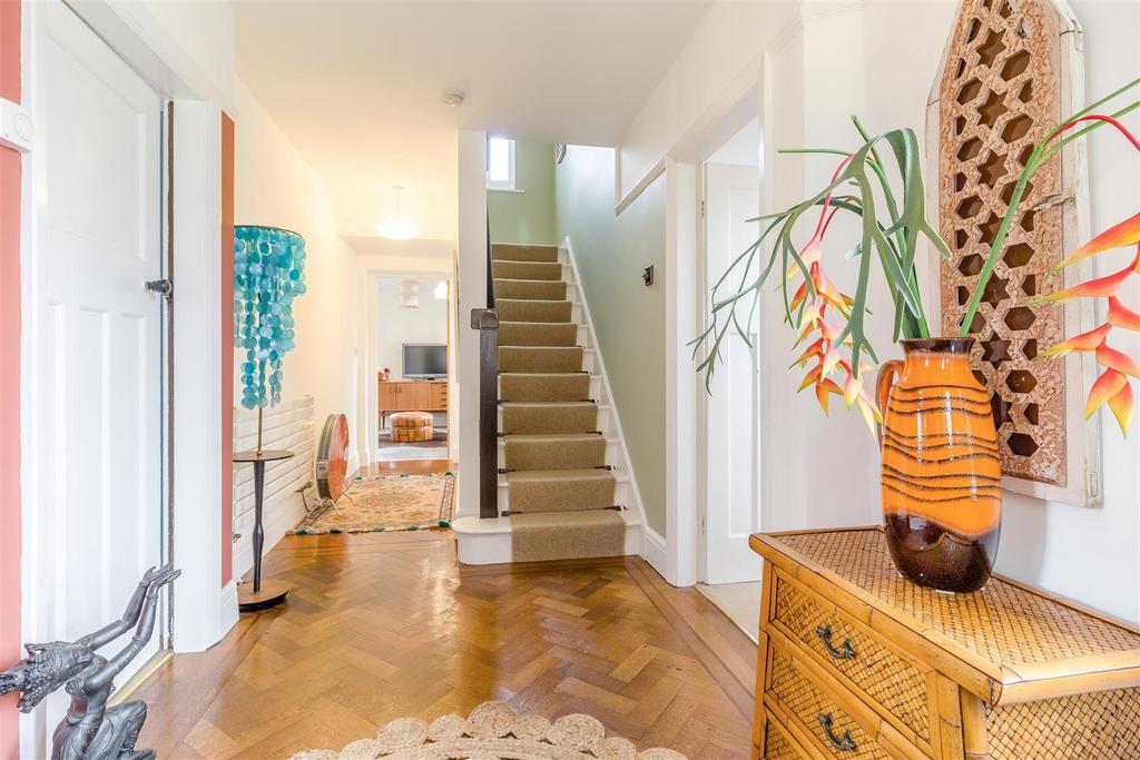 8657453-interior16.jpg