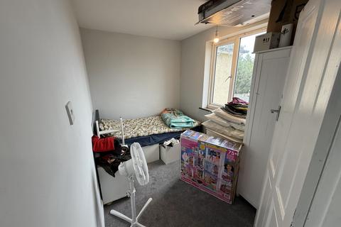 undefined, Litcham Spur,  Slough, SL1