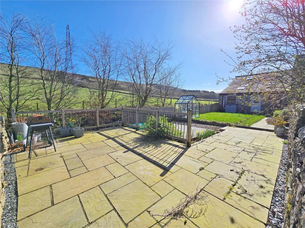 Patio &amp; Lawn Gardens