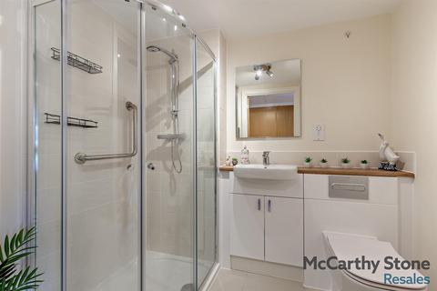 1 bedroom apartment for sale, Queen Elizabeth Place, Orchard Lane, Alton, Hampshire, GU34 1GZ