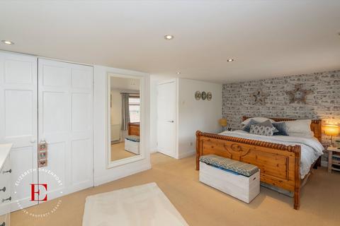 4 bedroom semi-detached house for sale, Wincote Close, Kenilworth, CV8