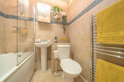25 Millennium Place, London, E2 9NL