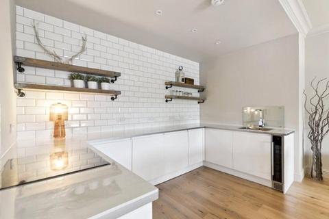 3 bedroom apartment to rent, King Henry's Rd, London, NW3