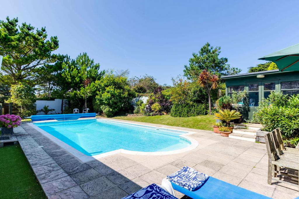 66acdfd54cbb9 St Cuby-59