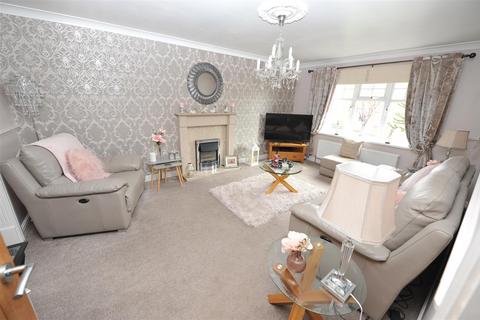 4 bedroom detached house for sale, Sorrin Close, Idle, Bradford