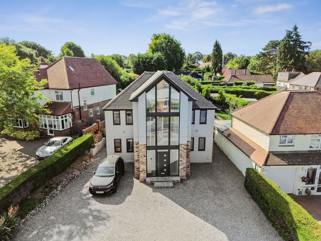 Green Lane, Lower Kingswood, KT20 4 bed detached house - £1,175,000