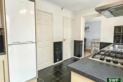 3 bedroom semi-detached house for sale, Bridgewater Drive, Bilston