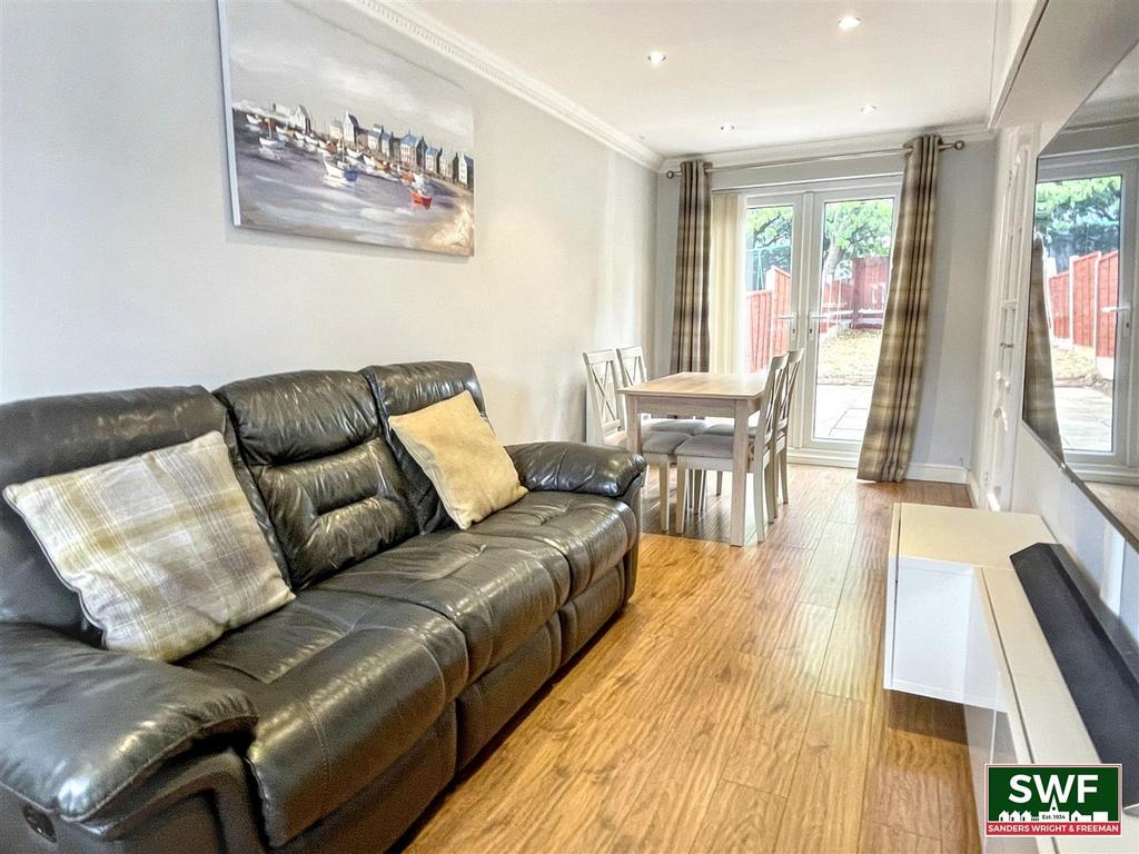 Sitting room1.jpg