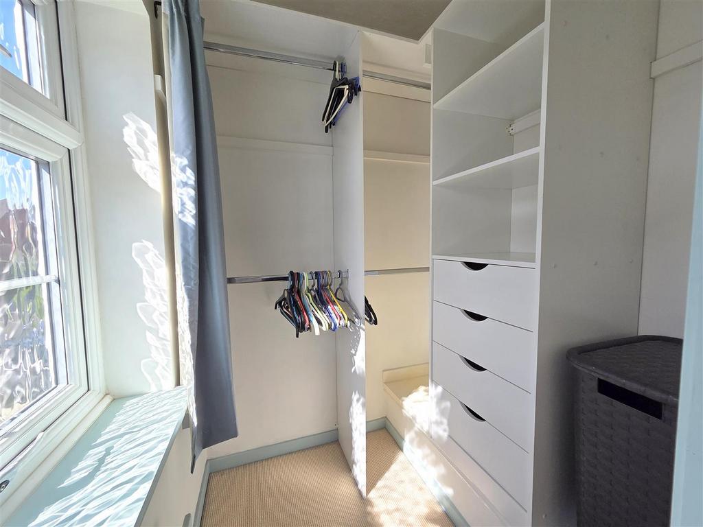Walk-in Wardrobe