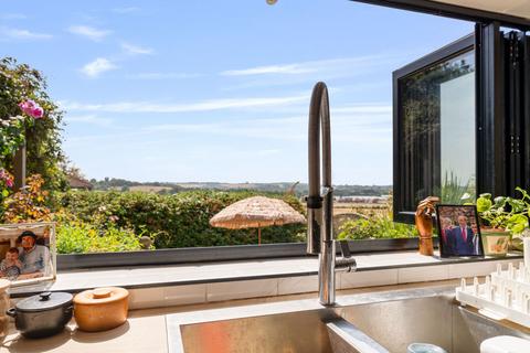 6 bedroom detached bungalow for sale, Hamlet Hill, Harlow CM19