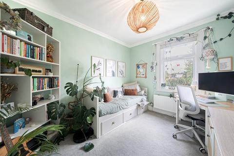38 Abbey Road, London, SW19 2LZ