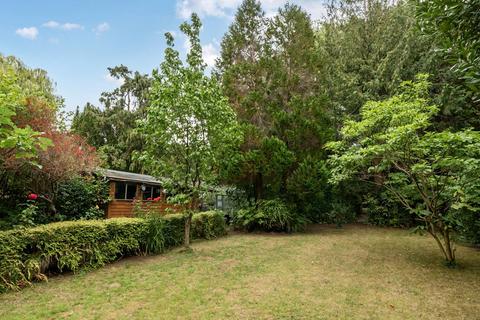 4 bedroom detached house for sale, Holden Road, Woodside Park