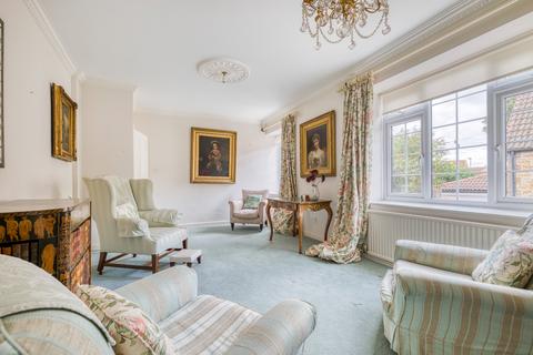 3 bedroom townhouse for sale, 4 Lodge Court, South Street