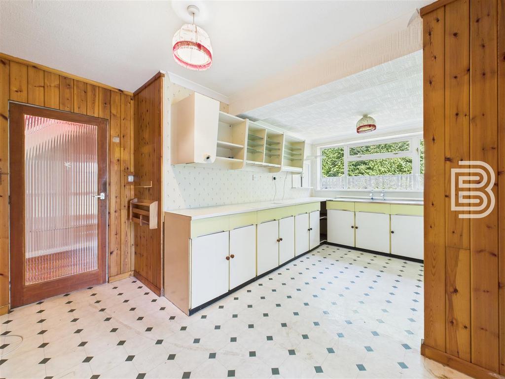 CAM05587 G0-PR0022-STILL021.jpg