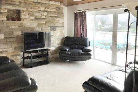 1 bedroom in a house share to rent, The Island, Wraysbury, Staines-upon-Thames, Berkshire, TW19