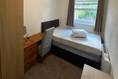 1 bedroom in a house share to rent, The Island, Wraysbury, Staines-upon-Thames, Berkshire, TW19