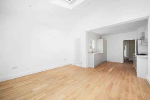 24 Leasowes Road, London, E10 7BE
