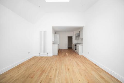 24 Leasowes Road, London, E10 7BE