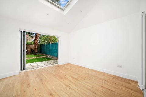 24 Leasowes Road, London, E10 7BE