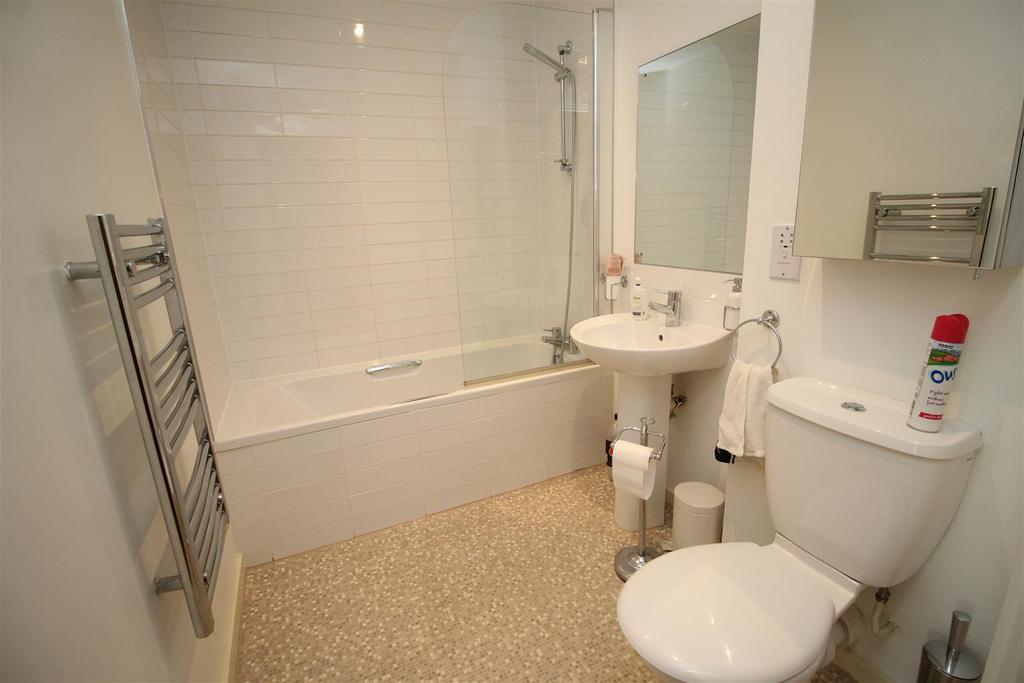 Bathroom.JPG