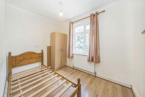 2 bedroom maisonette for sale, Oak Tree Dell, London NW9