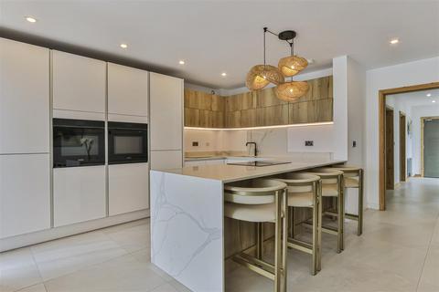 4 bedroom detached house for sale, Lagoon Road, Lilliput
