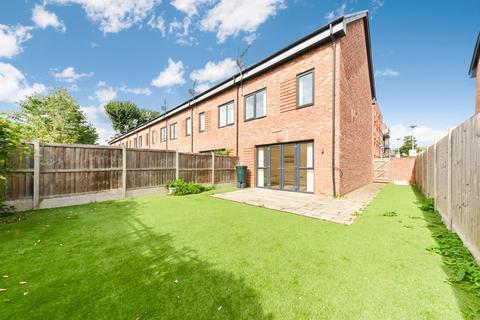 3 bedroom semi-detached house for sale, Reynard Way, Brentford