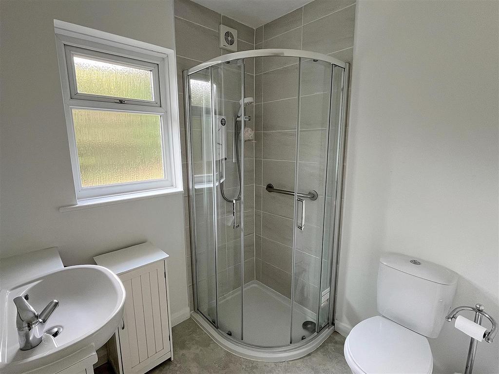 Shower Room.jpg