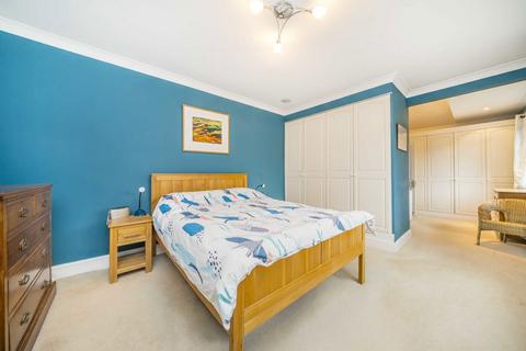 20 Lynton Road, New Malden, KT3 5EE